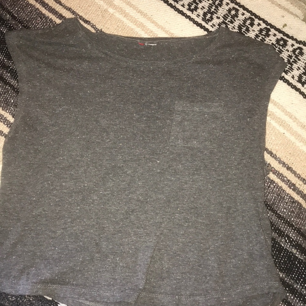 Grey tee shirt